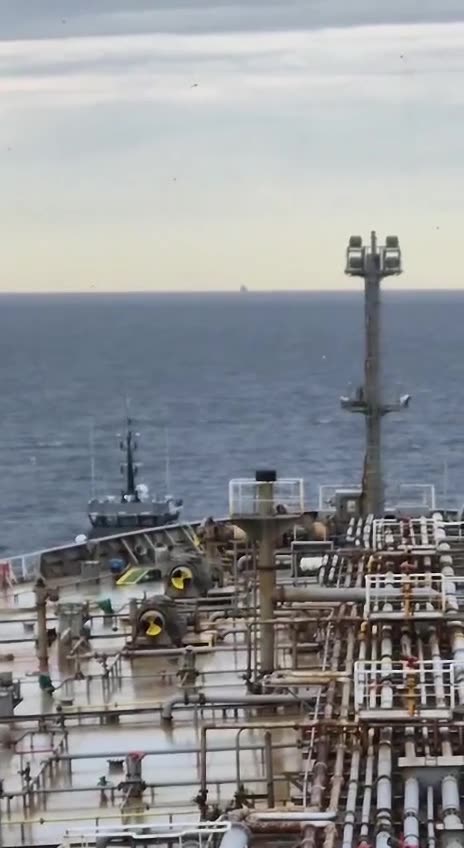 Russian Su34 Comes to Aid Shadow Tanker About to Be Borded by Estonian NAVY Helicopters