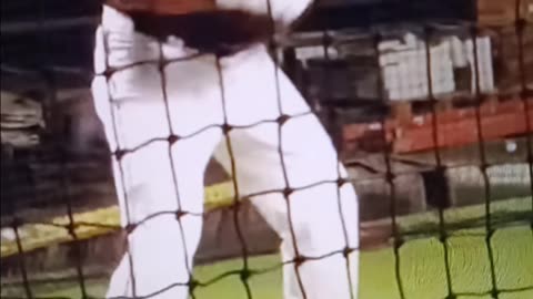 Steroid great jose Canseco absolutely crushing balls