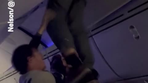 MAN STUCK IN BAGGAGE HOLD AFTER TURBULANCES XD