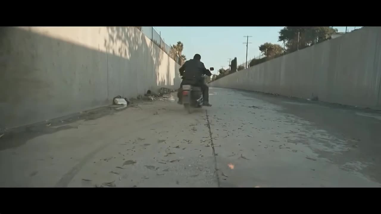 Truck-chase scene | Terminator 2 [Remastered]