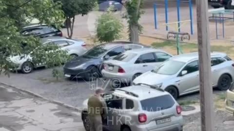 🏃‍♂️💥 Ukraine Russia War | Man Escapes 'Notification Group' in Kryvyi Rih | RCF