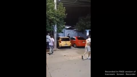 🚨 cartagena columbia street fight! bat!!
