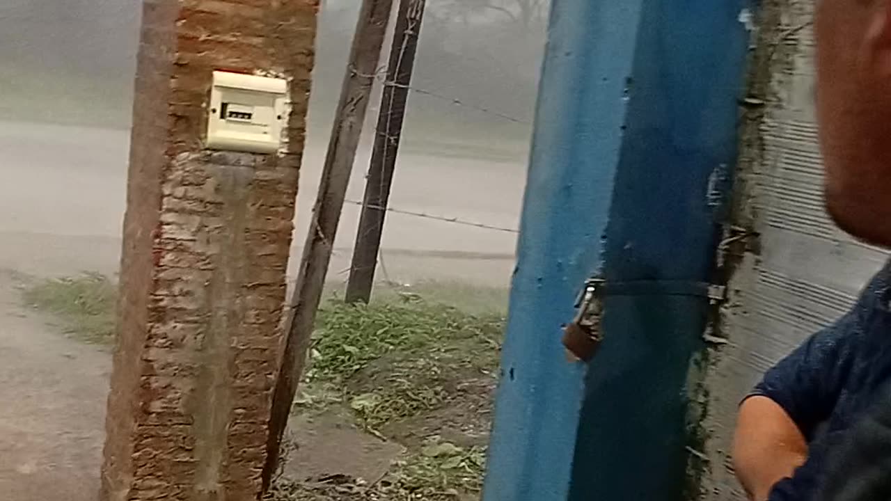 High Speed Winds Blow Over a Brick Post