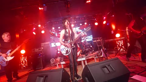 Lone jett and the broken hearts ( live)