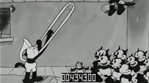 Woody Woodpecker and Friends - 1930x16 - Henpecked