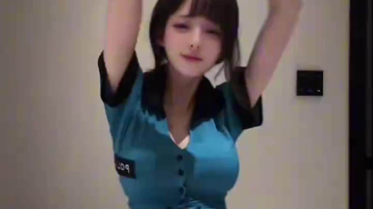 Hot Crop Top Twerk | Spicy Hips & Bold Moves