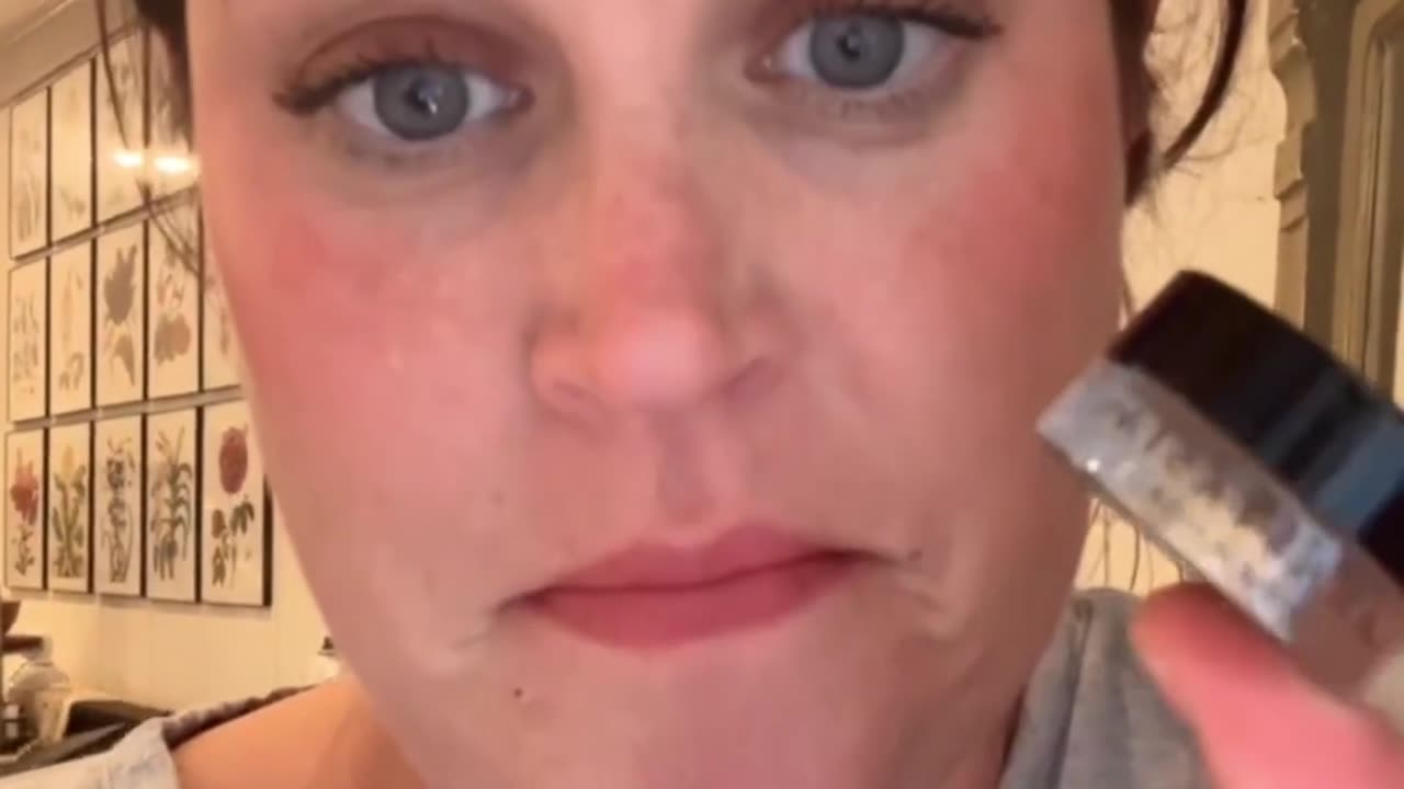 How to Apply Dipbrow for Natural, Fluffy Brows