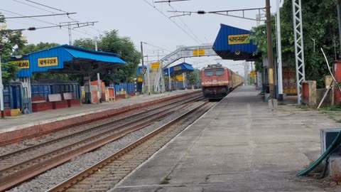 Freight Train vs Tebhaga Express