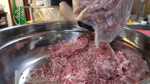 반숙 계란후라이 함박스테이크 hamburger steak with fried egg - korean street food
