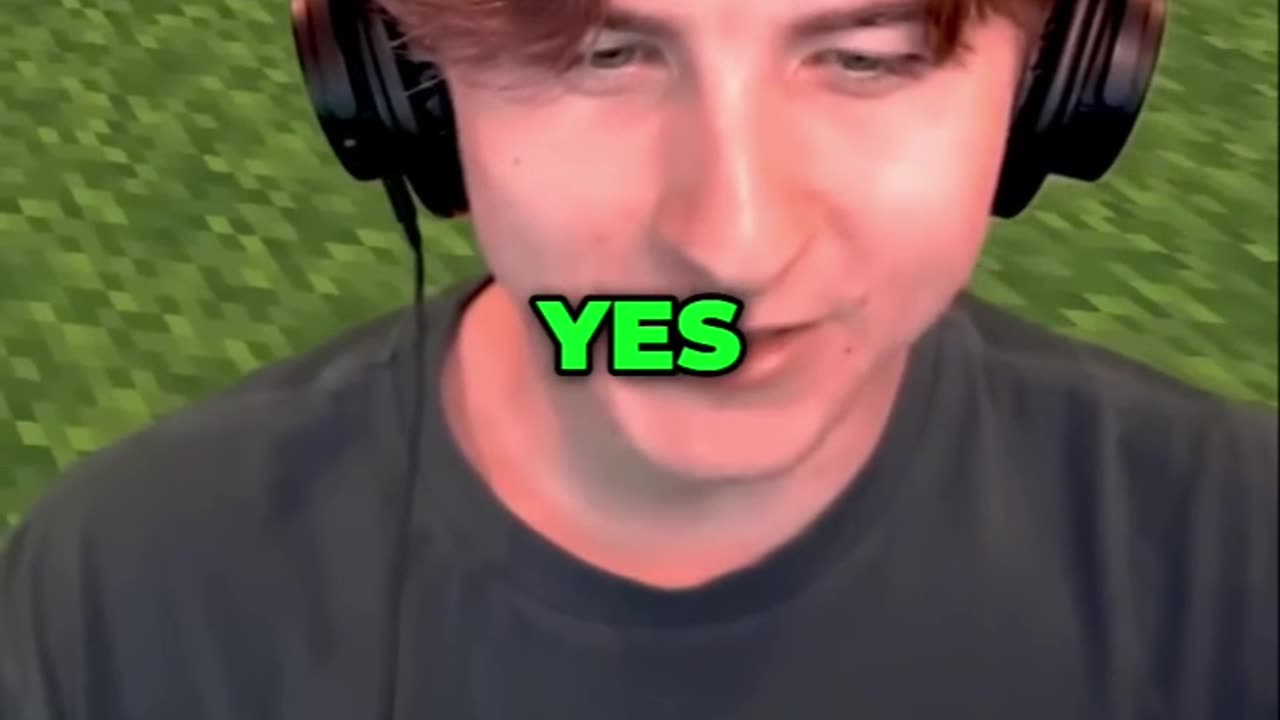 "100 YouTubers, 1 Epic Build Challenge – Who Wins?!"