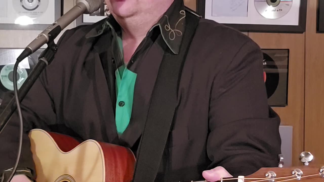 Trent Page plays Dorsey Burnette.