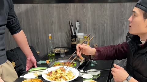 圆梦这位大学生粉丝这么多年当厨师做美食的梦 #人生建议去追光 #抖音美食创作者 #省饭课代表 #干净饮食