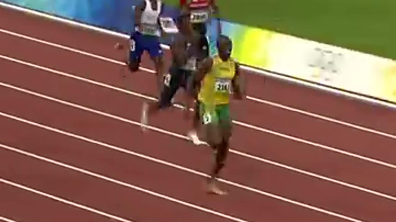 Bolt's first 200m gold!