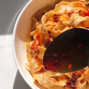 Don’t blink 👀 while watching me make spicy sesame