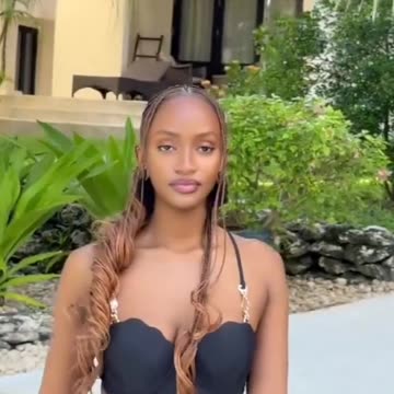 She didn’t ask for permission — she just showed up and shined. 💫 Tag a Queen