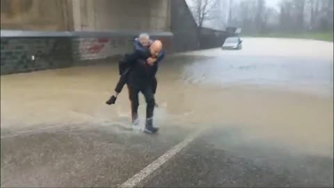 Firenze - MALTEMPO. ANCHE CARABINIERI IN AZIONE, ANZIANI SOCCORSI IN MUGELLO (14.03.25)