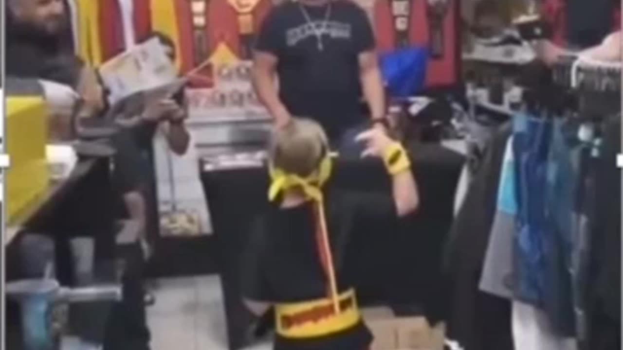 Little Hulkster Meets the Real Hulkster