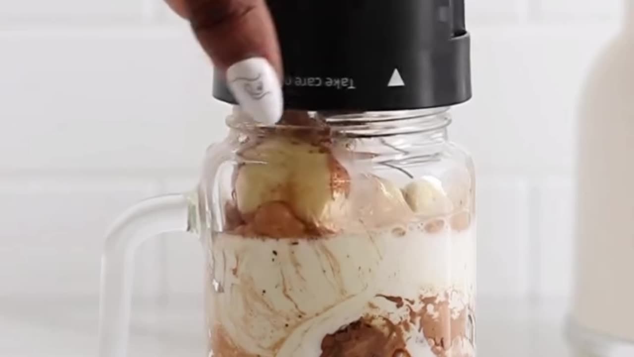 Creamy Banana Chocolate Peanut Butter Smoothie 🍌🥜🥛🥤