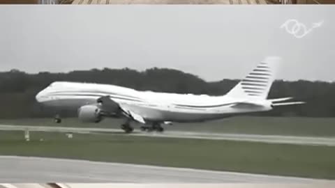 The Boeing 747-8 A Gift from Qatar (Read Description)
