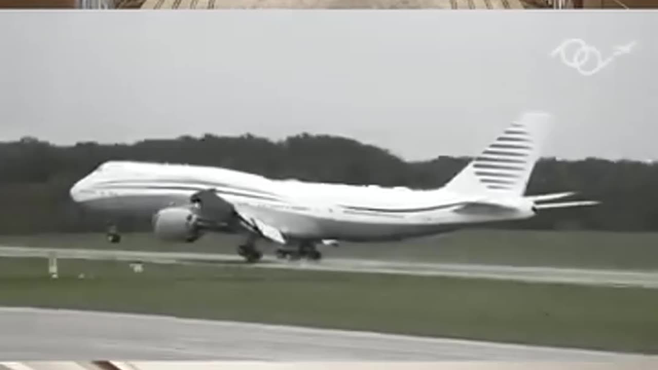 The Boeing 747-8 A Gift from Qatar (Read Description)