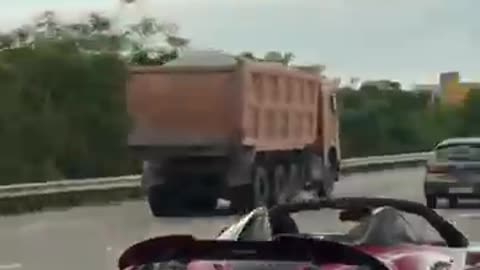 Lambhorghini vs Local Street