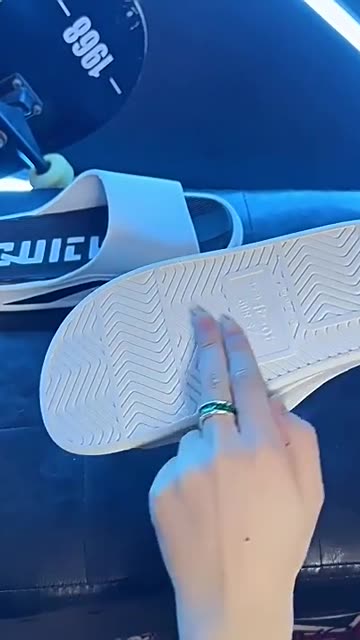 Fashion Men Slippers PVC Soft Sole Non-slip Men Flip Flops Beach Sandals Home Bathroom Couples