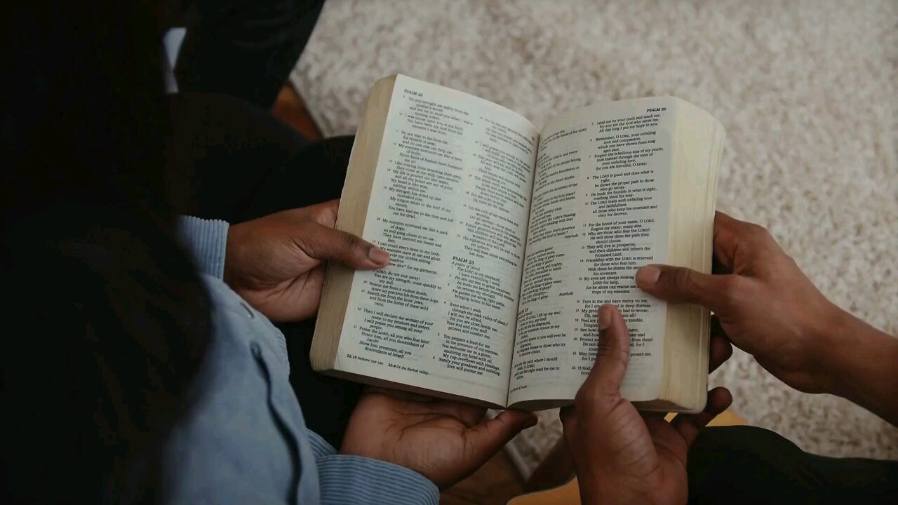 DE LA OSCURIDAD A LA LUZ MARAVILLOSA
