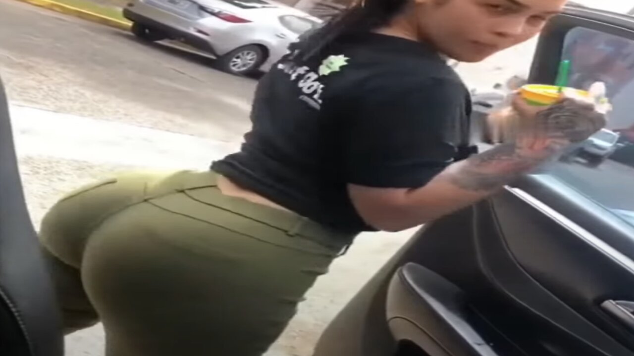 Disgraceful but VERY HOT Twerking