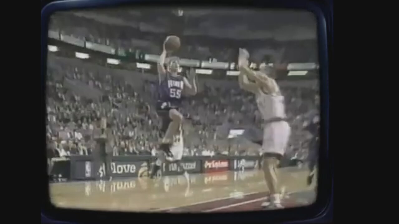 Jason Williams 12 Points 5 Ast @ Sonics, 1999.