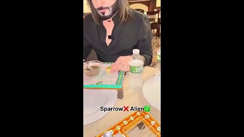 ये क्या खा रहे हो