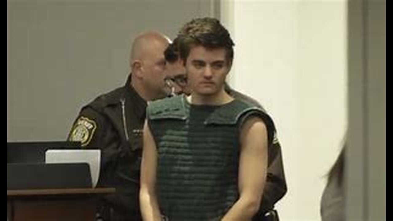 Teen Kills Parents in Plot to Assassinate Trump, Says FBI