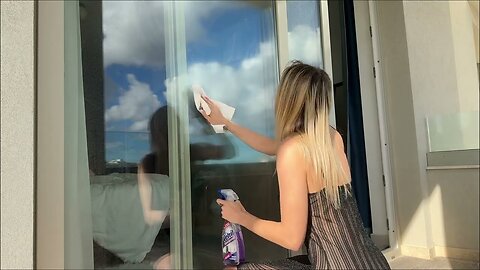 [4K USA Housewife] Cleaning windows in transparent | Cleaning windows | How To Clean