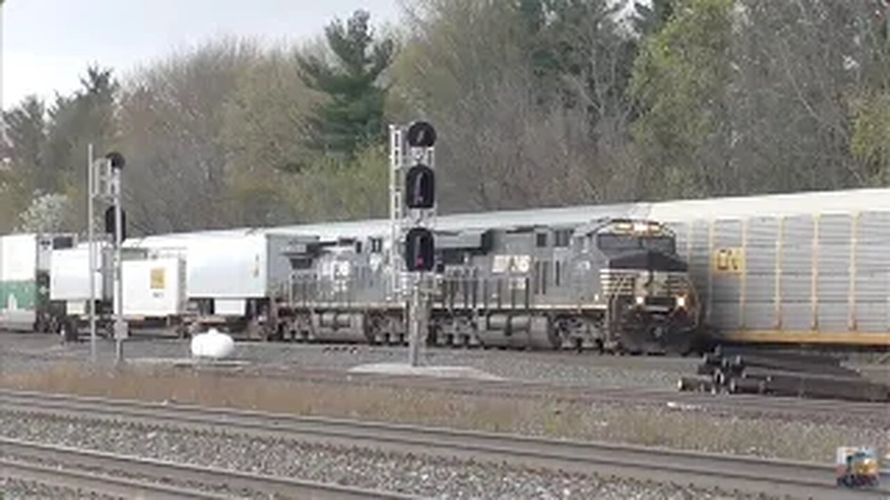 Norfolk Southern Train Meet and CSX I008 Intermodal Train from Berea, Ohio April 19, 2025 Part 7