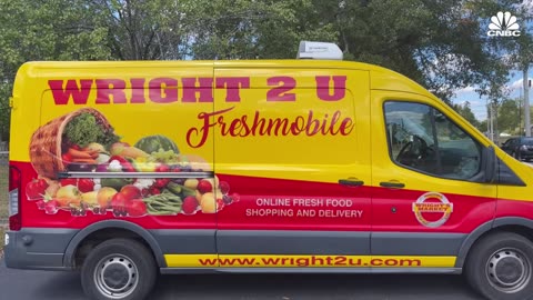 How Walmart Is Beating Everyone In Groceries