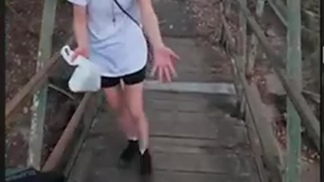 Unfuckable Old Karen just has to go and make a cunt of herself