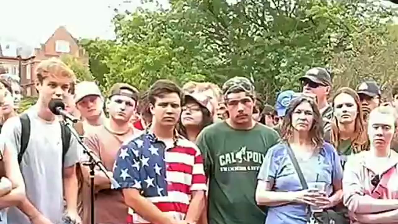 Charlie Kirk talking to a gay Conservative, he said he doesnt approve with that "lifestyle"