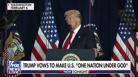 Trump prays with faith leaders in the Oval Office