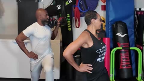UNILATERAL ARNOLD BACKWARD LUNGE TWIST