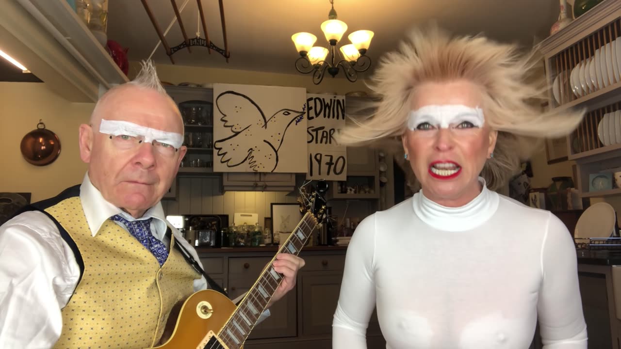 20220327 Toyah & Robert's Sunday Lunch - War..... [Vj80oyPzeTc]