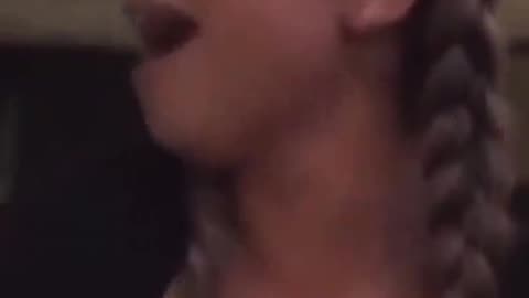 Woman gets rejected at bar 😭