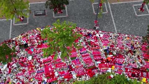Hundreds of tributes left outside Anfield to honor Jota