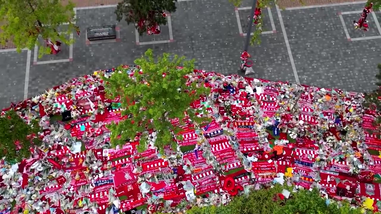 Hundreds of tributes left outside Anfield to honor Jota