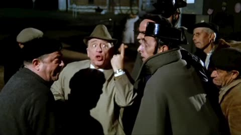 Escena de la gasolinera y el cambio de mil pesetas | Don erre que erre | 1970