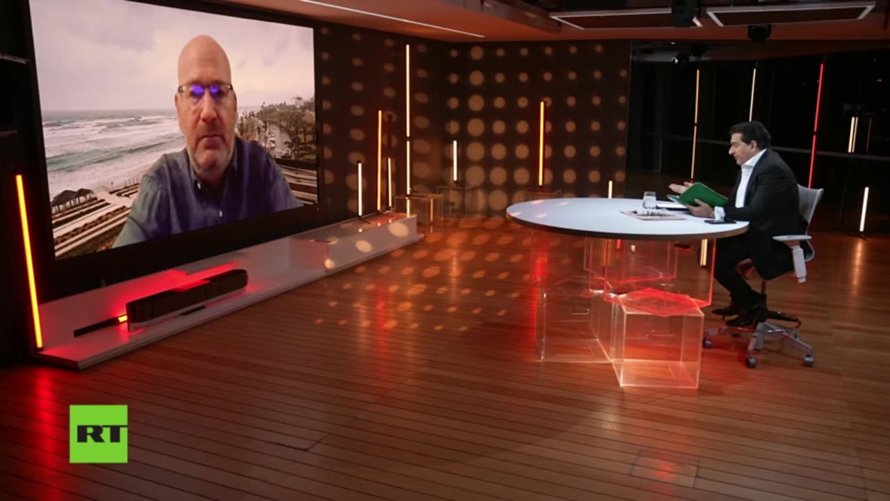 ‘Majority of humanity hates Israel’ - Afshin Rattansi challenges J Street Israel Executive Director