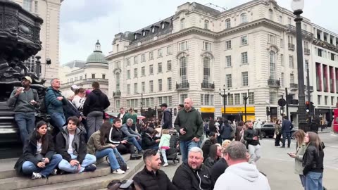 London Walk 2025 | Central London Walking Tour in 4K HDR