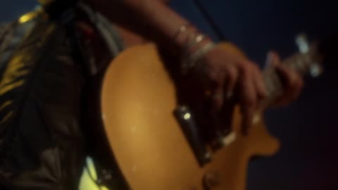 Civil War [Jimi Hendrix Experience's 'Voodoo Child (Slight Return)' intro] - Guns N' Roses (live)