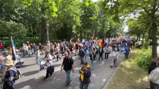 Live aus Berlin: Demo "Deutschland steht auf für Frieden, Freiheit, Volksabstimmung"