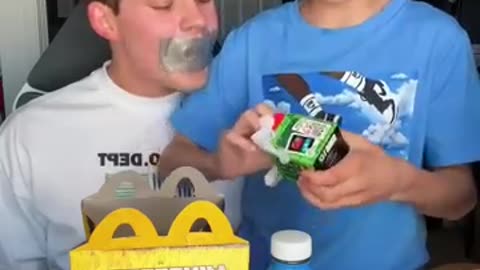 Trending: unboxing the minecraft happy meal!