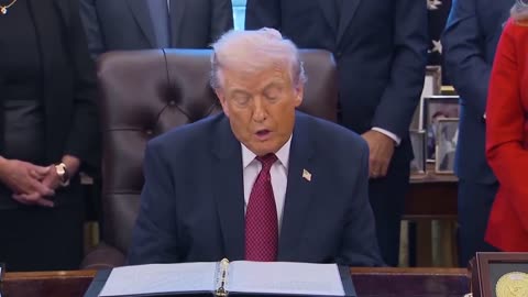 🚨BREAKING: Trump slurred his words and mangled a basic line while READING it in front of his face