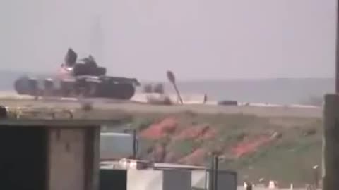 Syrian War Daraa governate, 1x T-72 destroyed by IED 2013.05.10